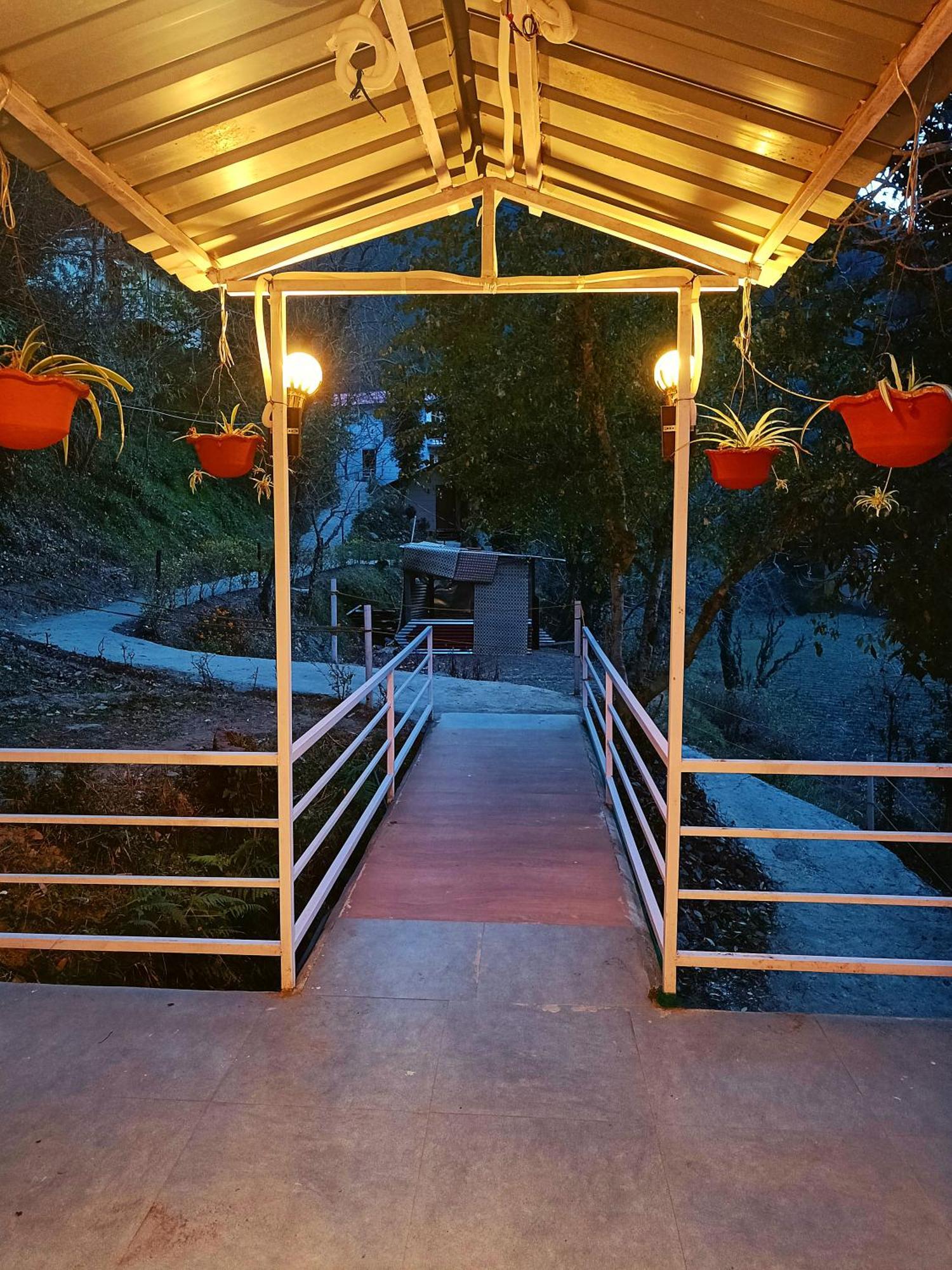 Aaroham Resort Shimla ! Luxury Cottage By Aamod Group Room photo